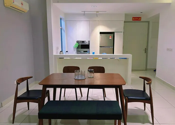 Luxury Seaview Bathtub Condo 2 Rooms 6 Pax Near Straits Quay Marina Mall 豪华海景双房浴缸公寓