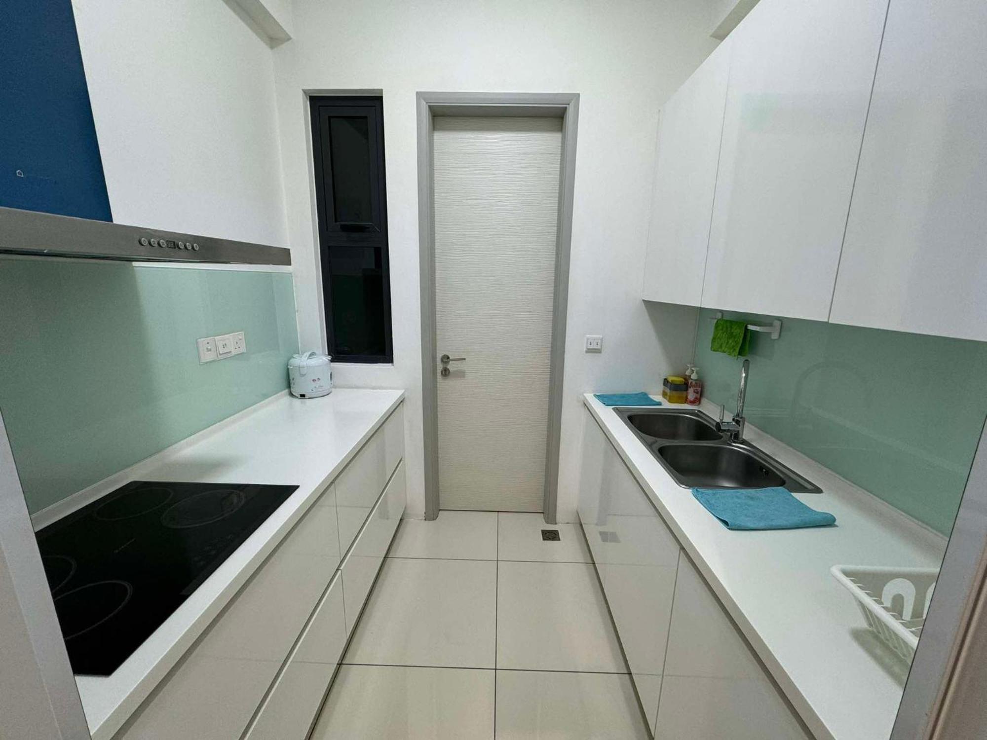 Luxury Seaview Bathtub 2 6 Pax Near Straits Quay Marina Mall 豪华海景双房浴缸公寓 Homestay *