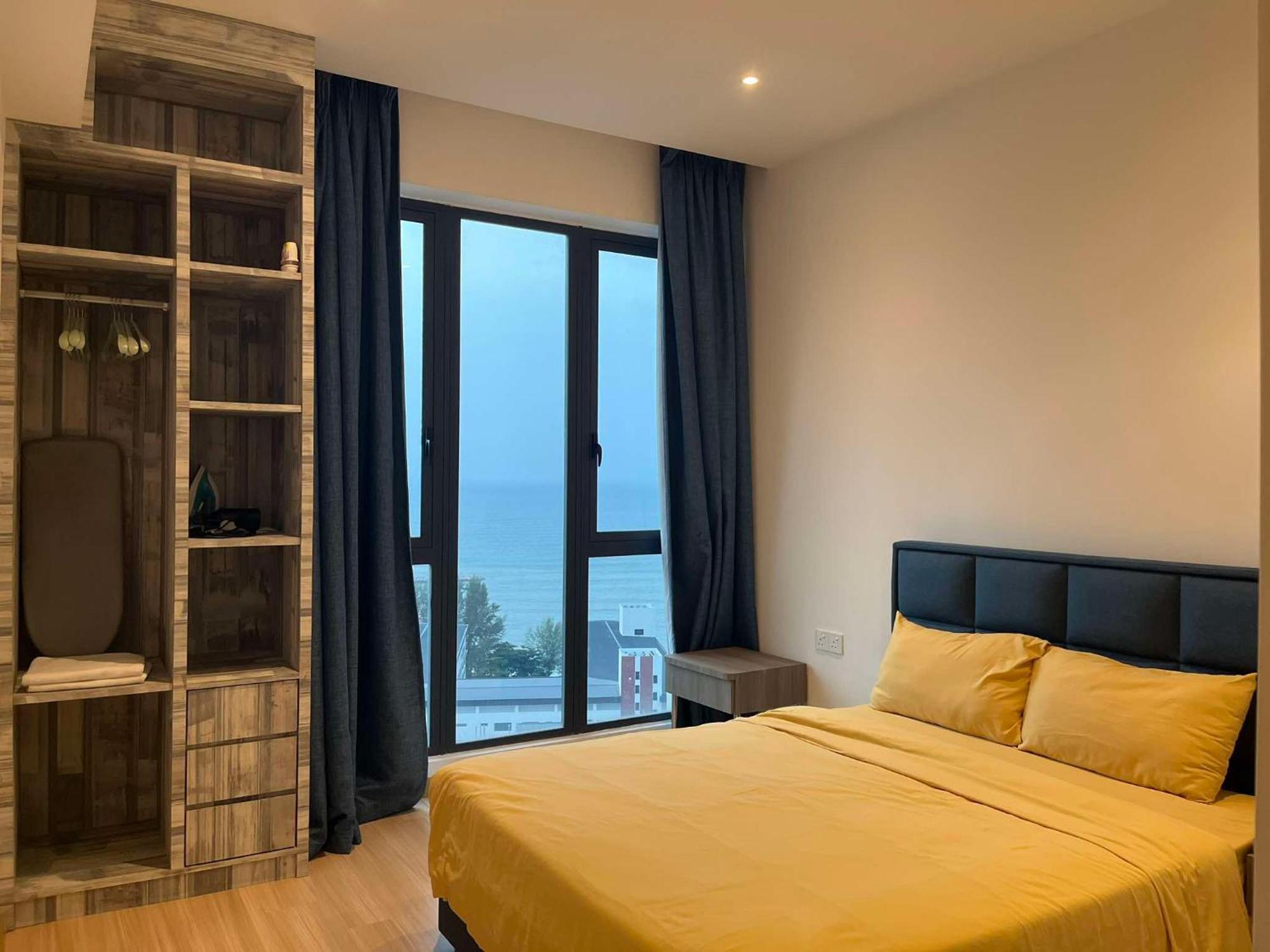 Homestay Luxury Seaview Bathtub 2 6 Pax Near Straits Quay Marina Mall 豪华海景双房浴缸公寓 *