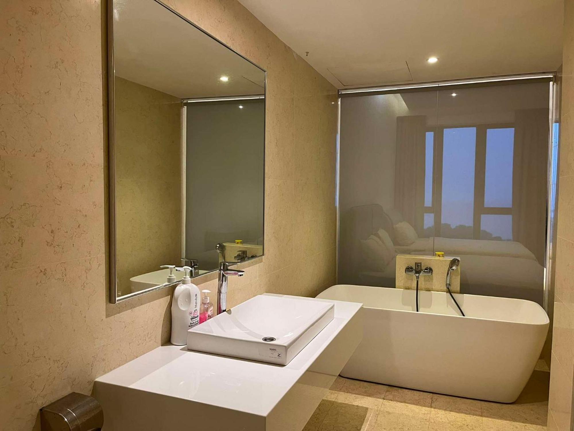 Luxury Seaview Bathtub 2 6 Pax Near Straits Quay Marina Mall 豪华海景双房浴缸公寓 Tanjung Tokong