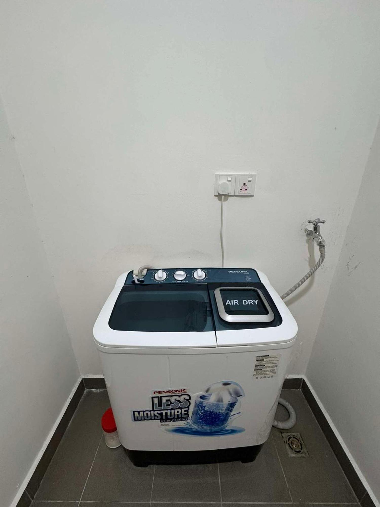 Luxury Seaview Bathtub 2 6 Pax Near Straits Quay Marina Mall 豪华海景双房浴缸公寓 * Tanjung Tokong