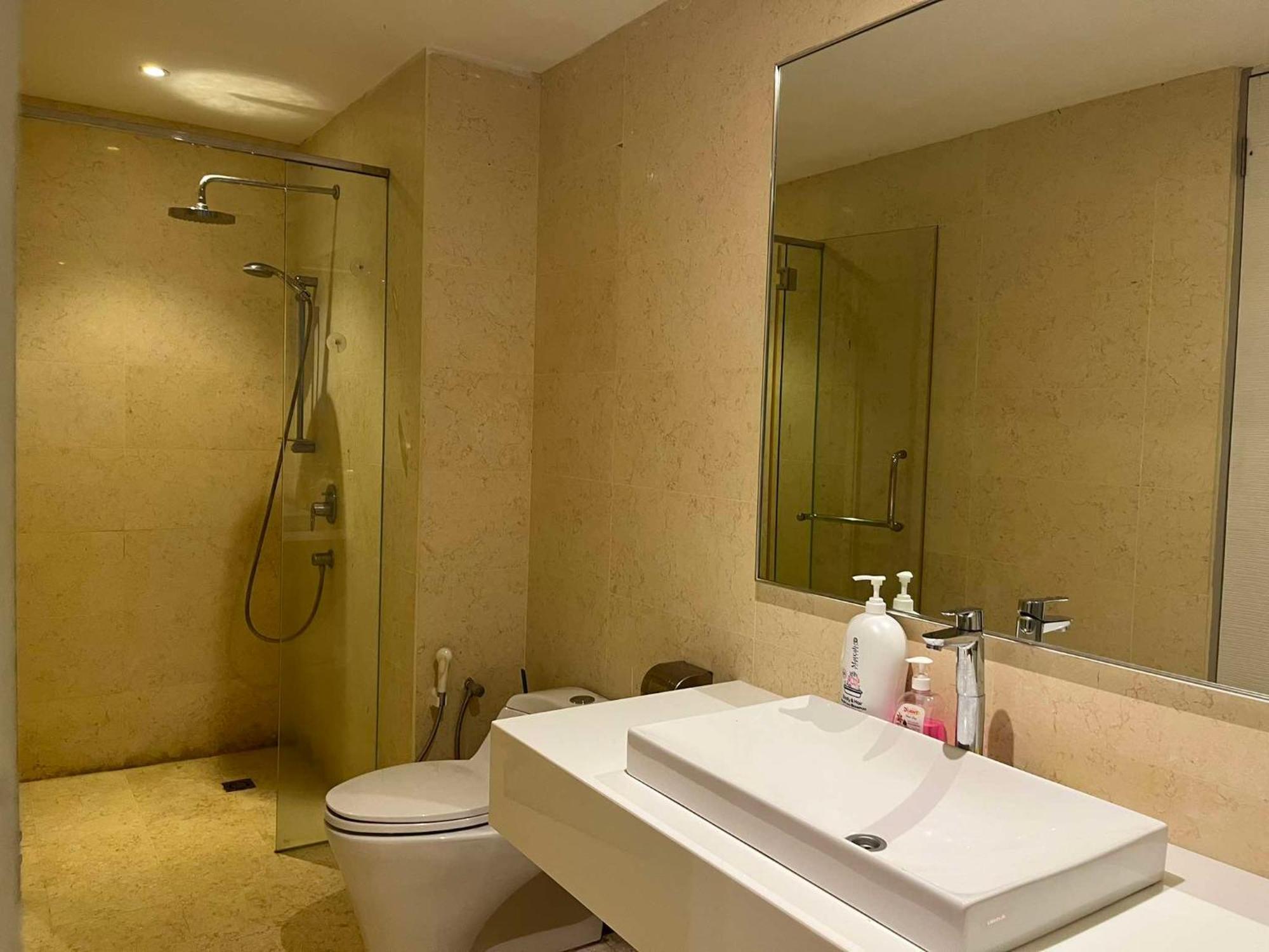 Luxury Seaview Bathtub 2 6 Pax Near Straits Quay Marina Mall 豪华海景双房浴缸公寓 * Tanjung Tokong