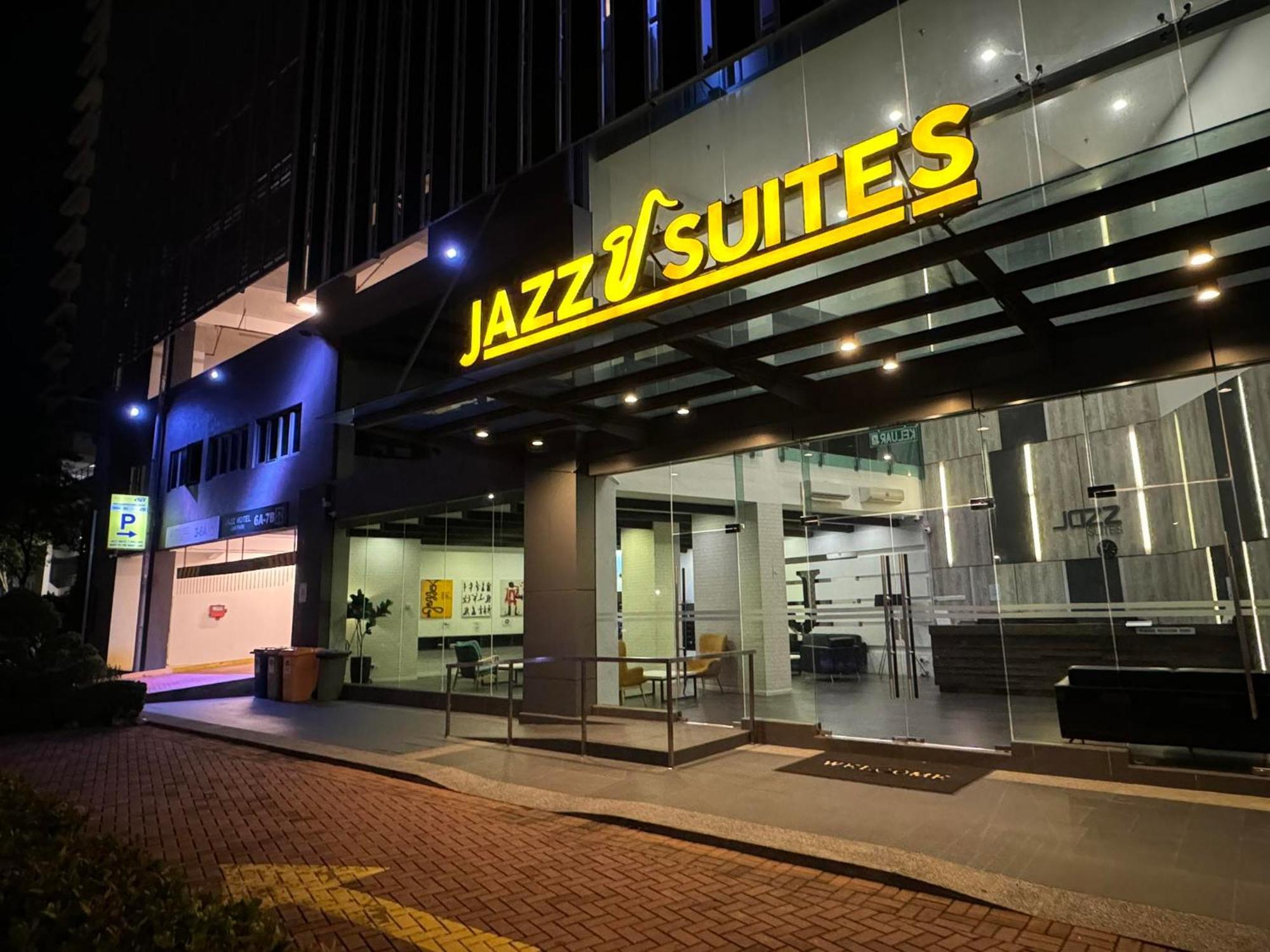 Luxury Seaview Bathtub 2 6 Pax Near Straits Quay Marina Mall 豪华海景双房浴缸公寓 Homestay