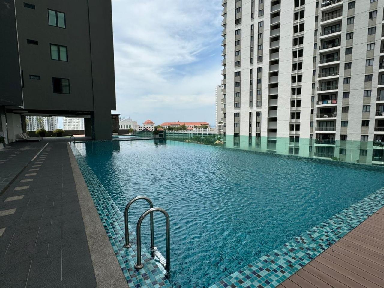 Homestay Luxury Seaview Bathtub 2 6 Pax Near Straits Quay Marina Mall 豪华海景双房浴缸公寓 Tanjung Tokong